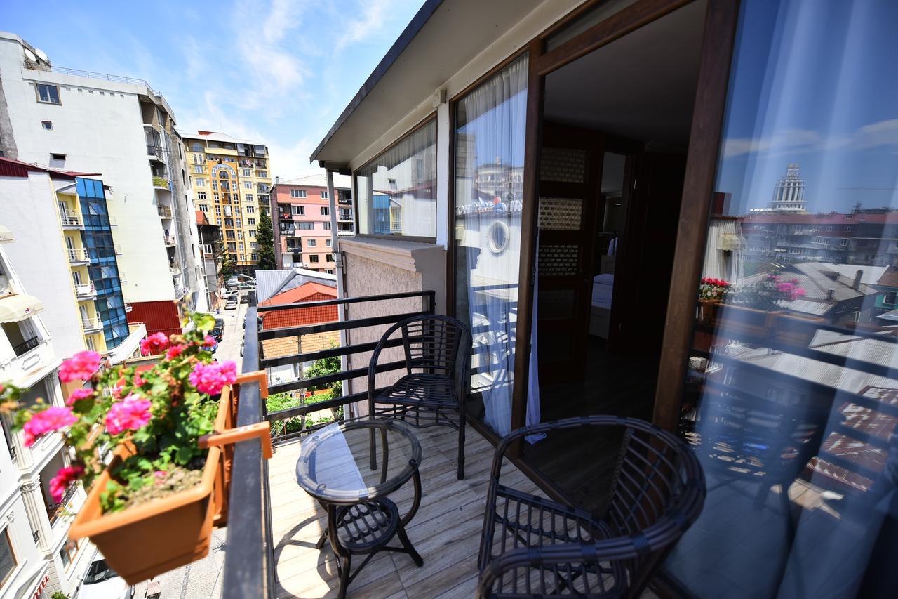 Hotel Phaliashvili Batumi Kültér fotó