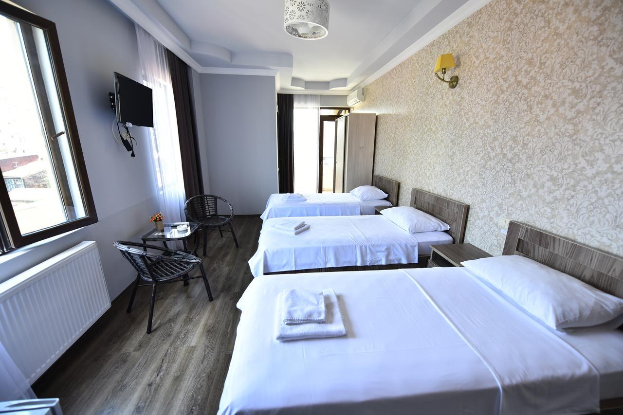 Hotel Phaliashvili Batumi Kültér fotó