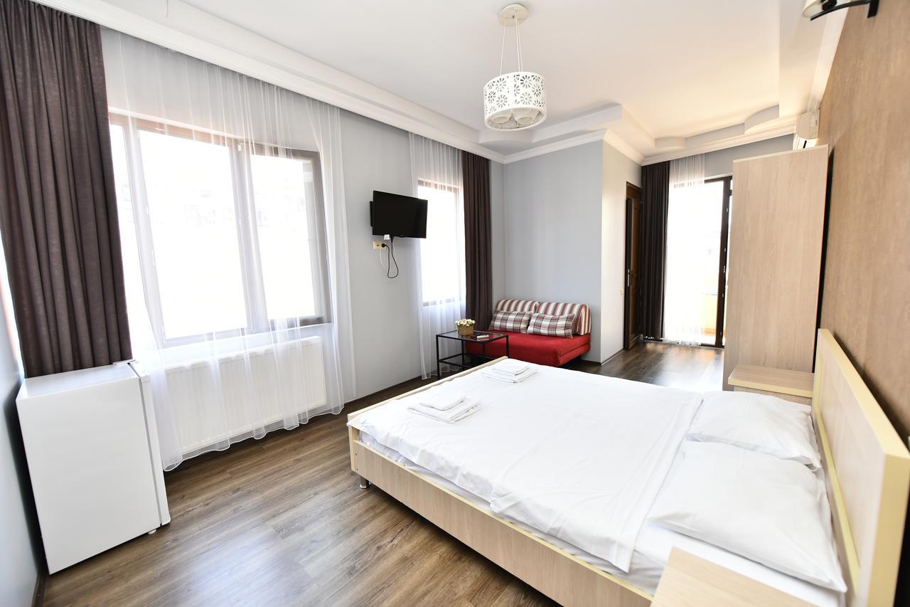 Hotel Phaliashvili Batumi Kültér fotó